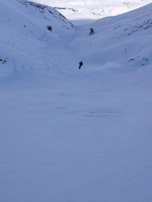 Abfahrt ins Val Val: Schmal, eisig, aber iO
