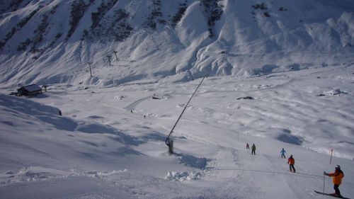 Val Val: Wenig Natur-, aber viel Kunstschnee
