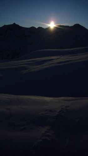 15.50 Uhr: Sonnenuntergang auf Cuolm Val
