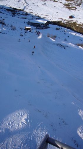 Zufahrt Mulinatsch "unten": Wenig Schnee
