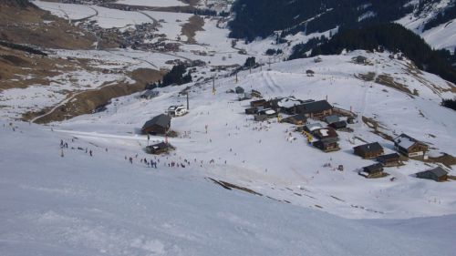 23. Februar 2007: Pisten OK, aber das 24-Stunden-Rennen 2007 musste leider wegen Schneemangels abseits der beschneiten Flächen dennoch abgesagt werden. Info [url=http://www.sedrunbergbahnen.ch]auf der Website der Bergbahnen[/url].

