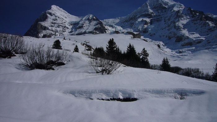 Hier sieht man die eigentliche Schnee"höhe" schön
