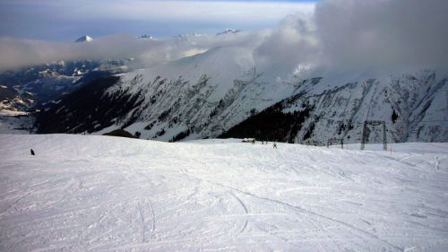 Coulm Val - Milez: Tolle Pisten, manchmal etwas Kartoffelacker vom Regen der letzten Woche
