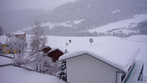 6. Januar 2008, Sedrun frisch verschneit - leider wurde es zugleich zu warm... das wars von den Feiertagssferien 2007/08!
