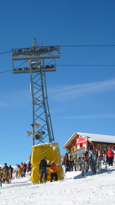 Extrem viel Volk am Rennen - kein Wunder bei dem Wetterglück... wir zogen es vor, Ski zu fahren
