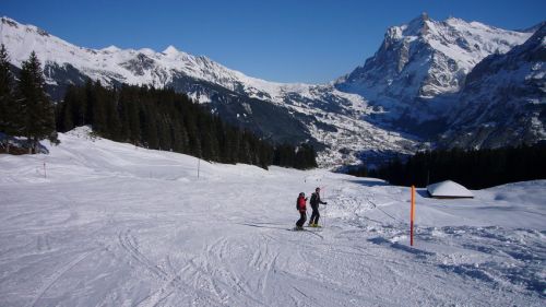 Tschuggenpiste: Angesichts der Menschenmassen das einzig Vernünftige!
