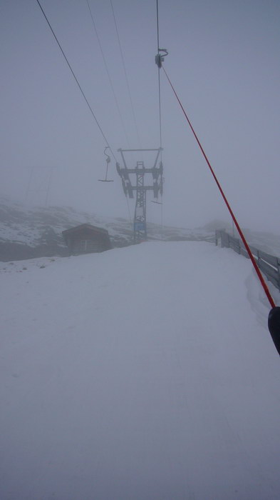 Später auch Salzegg im Nebel... obermühsam und enttäuschend, verglichen mit dem Wetterbericht. Die Hochnebelgrenze lag etwa bei 2800m... am Schilthorn wars schön.
