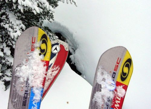 Arven-Sessel: Wohl über 1m Schnee am Bachbett

