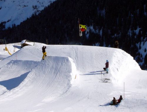 Snowpark Tegia Gronda - [url=http://www.jacomet.ch/themen/skilift/album/thumbnails.php?album=208]mehr Jump-Fotos hier[/url]
