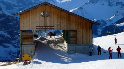 11. Januar 2009 - [url=http://www.jacomet.ch/themen/skilift/album/thumbnails.php?album=59]mehr aktuelle Detailbilder der Sesselbahn Fallboden hier[/url]
