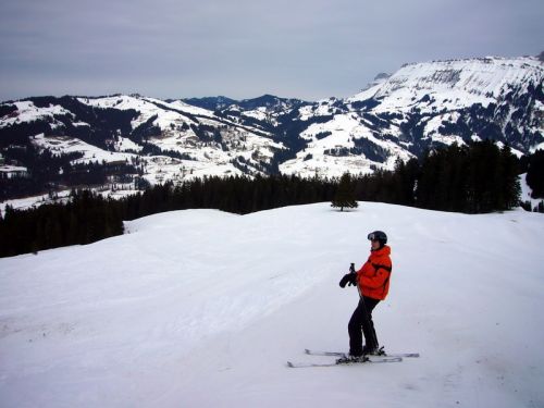 Skilift-Co-Fotograf Dani im Einsatz; im Hintergrund die Marbachegg
