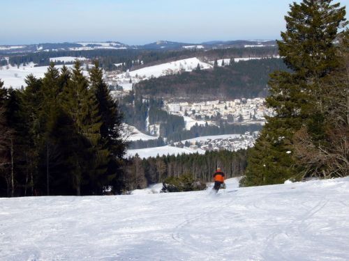 Jura-Stimmungen, tolle Pisten (wenn auch teils etwas eisig und stellenweise steinig)
