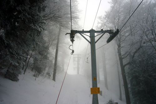 Mehr Bilder und ein Video des Skiliftes Grandval [url=http://www.jacomet.ch/themen/skilift/album/thumbnails.php?album=218]hier[/url]
