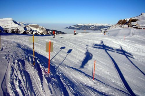 Blick ins Nebelmeer - nur der Chasseral schaut raus

