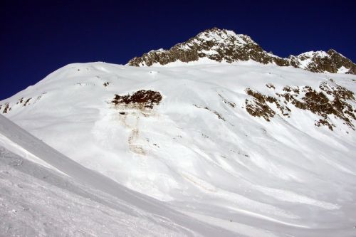 Es wird wärmer: Erste Schneebretter im Val Val
