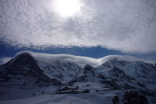 13. März 2009 - seltsam-schöne Wolkenformationen über Eiger, Mönch und Jungfrau

