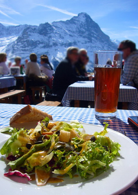 Zmittag im Berghaus Bort
