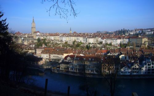 ... und die Stadt liegt morgens um acht frühlingshaft freidlich da.
