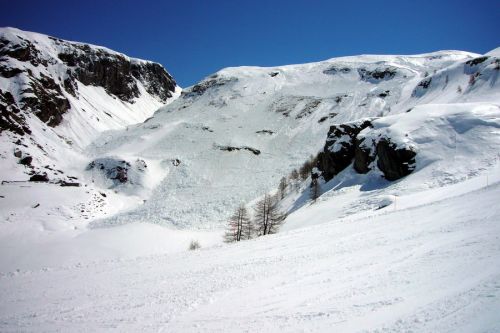 Der Schnee ist erst ganz unten leicht sulzig
