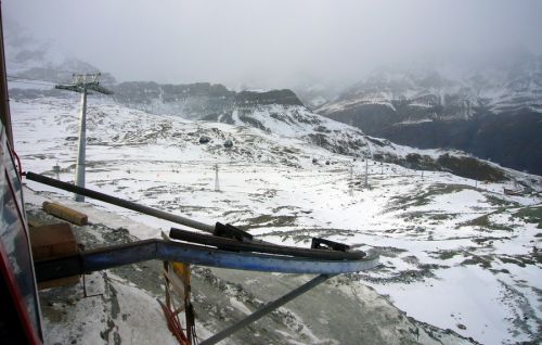 Mit Wonne denke ich an den [url=http://www.jacomet.ch/themen/skilift/album/thumbnails.php?album=204]Saisonstart vor nem Jahr[/url] zurück - oder an [url=http://www.jacomet.ch/themen/skilift/album/thumbnails.php?album=230&page=2]die Verhältnisse Anfang Mai[/url]...
