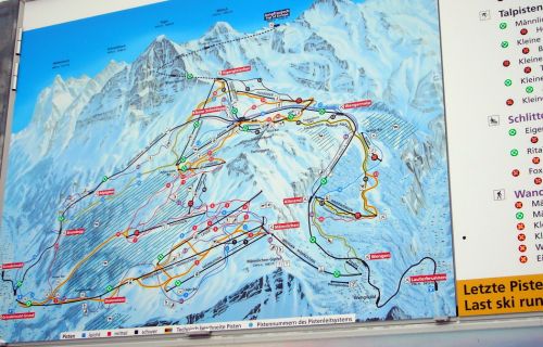 Wegen eines "Stromproblems" sind Gummi und Tschuggen ausser Betrieb - na toll... also ab mit der Bahn auf die Scheidegg
