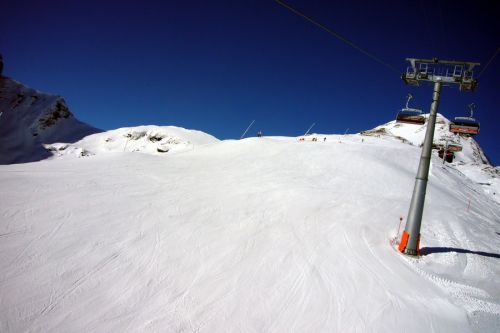 Dienstag, 19. Januar 2010: In weiten Teilen des Gebietes wurde über Nacht Schnee gemacht
