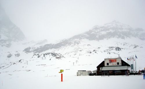 Via Cervinia gings auf Plan Maison - dummerweise schneite es nun auch hier
