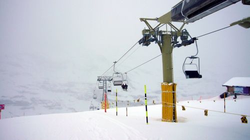 Schneesturm und Kälte auf der Lauberhornschulter
