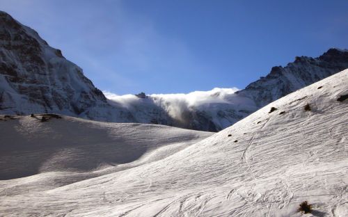 Der Föhn grüsst schon mal auf dem Joch oben...
