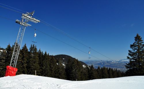Noch mehr Bilder der Anlagen hier [url=http://www.jacomet.ch/themen/skilift/album/thumbnails.php?album=251]gibts in diesem Album[/url]

