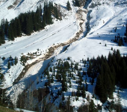 Lawine Garvers dil Tgom - Sontga Brida (Foto: Pilatus)
