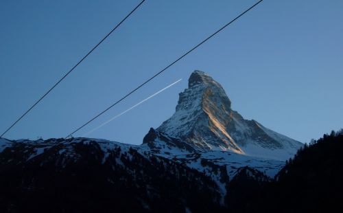 Präzise gefolgen, bevor er ins Matterhorn krachte
