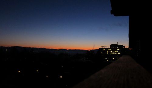 Montag, 17. Januar 2011, 7.15 Uhr: Morgenrot auf dem Balkon
