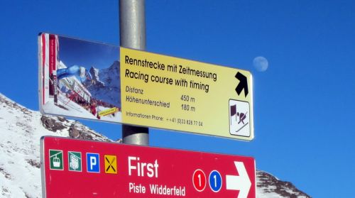 Rennstrecke auf dem Mond...?!
