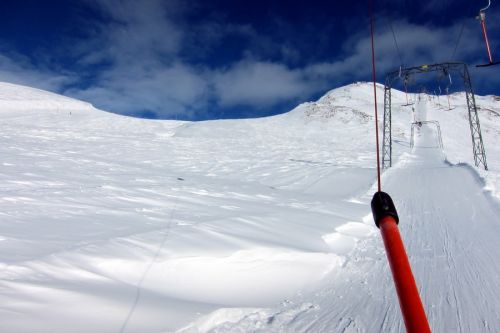 Schneeverwehungen am Pass
