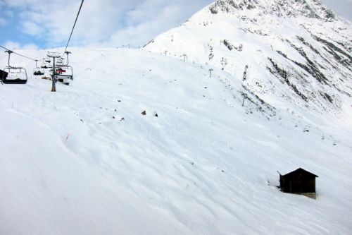 Aha, die "hintere Piste" nach Mulinatsch ist doch noch hergerichtet - mit Mühe und Not
