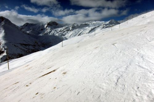 Bei Tegia Gronda wird der Schnee knapp
