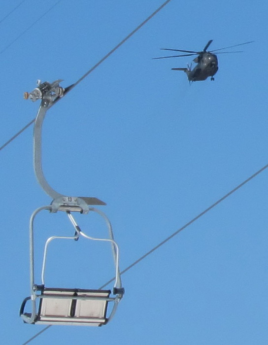 Die Bundeswehr hier oben am üben?!
