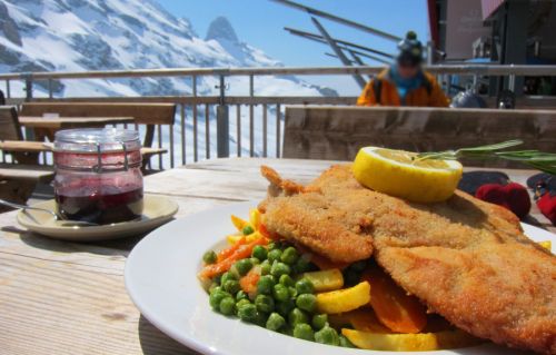 Mmmmh... Riesenschnitzel im "Stand"
