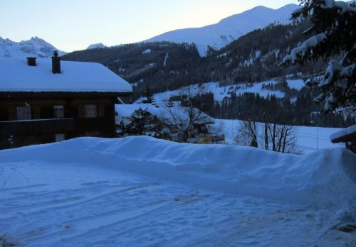 Am Morgen vor dem Haus: 27. Dezember 2011, Start in meine Sedruner Skisaison 11/12
