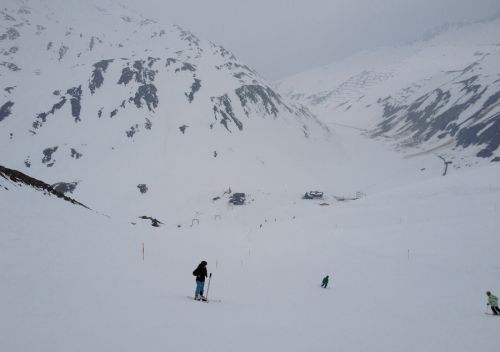 Föhn mit Wolken aus Süden am Samstag, 17. März - diffuse Sicht und Schneefall ab dem Nachmittag
