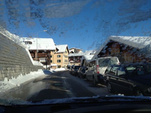 Bergbahn-Parkplatz bis Mitte Dorf Rueras
