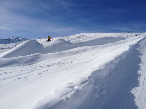 Ausser der Pipe ist der Snowpark voll da, perfekt.
