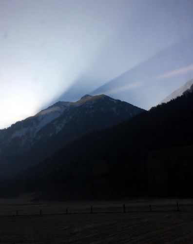 Sonnenstrahlen am Niesen
