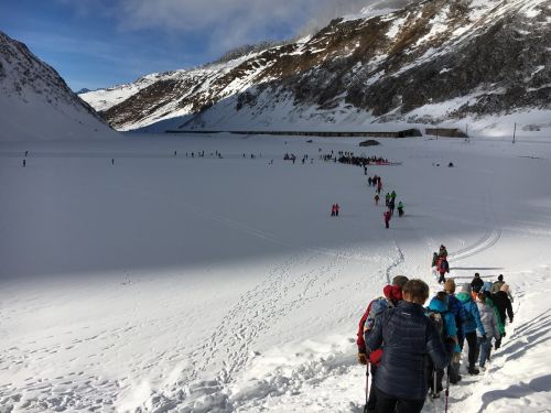 Neue Eisbahn auf dem Oberalpsee, 1. Januar 2016
