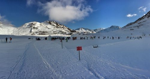 Neue Eisbahn auf dem Oberalpsee, 1. Januar 2016
