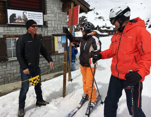 TV-Bericht zum Skilift Alpsu des romanischen Fernsehens vom 29.3.2016 [url=http://www.rtr.ch/novitads/grischun/surselva/alpsu-l-ultim-viadi-dal-runal]hier[/url] abrufbar
