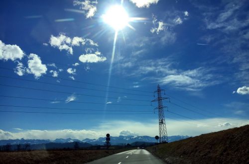Fahrt von Tafers nach Plaffeien: Föhnstimmung über den Alpen
