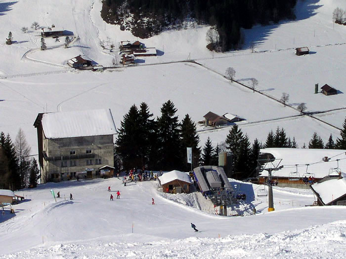 Bergstation der Gondelbahn, Talstation der Milkabahn
