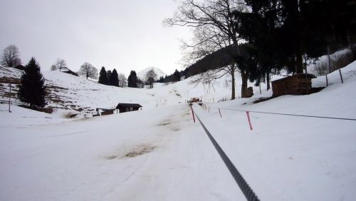 ... der zur Talstation des grossen Liftes führt.
